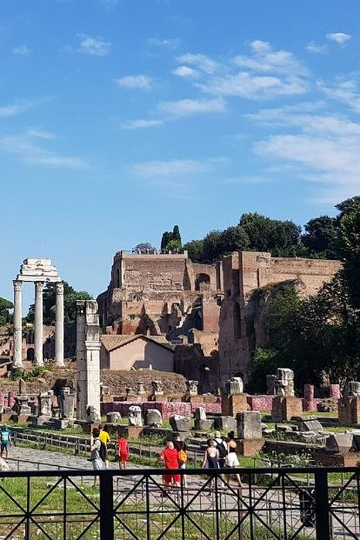 Rome: Colosseum, Roman Forum and Palatine Hill Experience - From the Meeting Point to the Roman Empires Heart