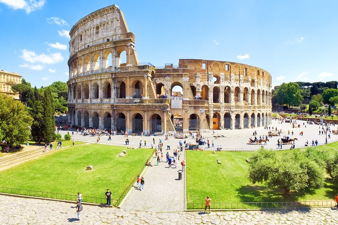 Rome: Colosseum, Roman Forum and Palatine Hill Tour - Climbing Palatine Hill: Rome’s Birthplace and Opulent Residences