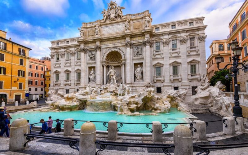 Rome: Colosseum, Roman Forum, and Palatine Hill Tour - Exploring the Colosseum with a Guided Historian