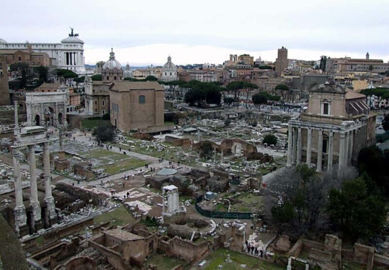 Rome: Colosseum, Roman forum & Palatine entry with audio app - The Experience at the Colosseum and Its Surroundings