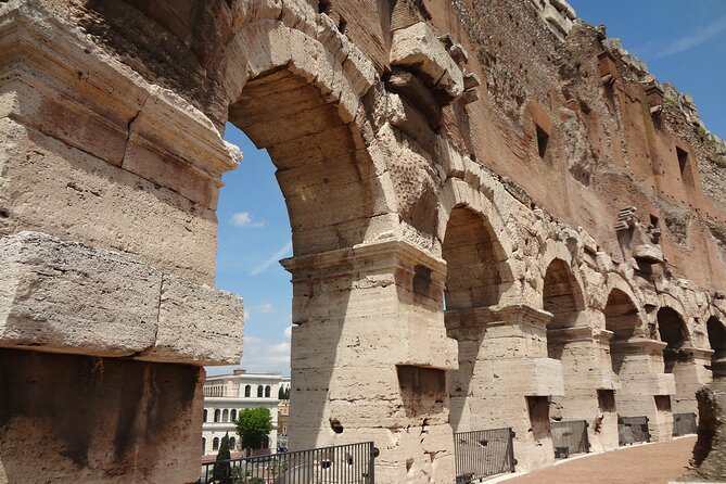 Rome Colosseum Tour with Roman Forums and other Famous Must-See Ancient Sites - The Start at the Colosseum: Rome’s Most Recognizable Landmark