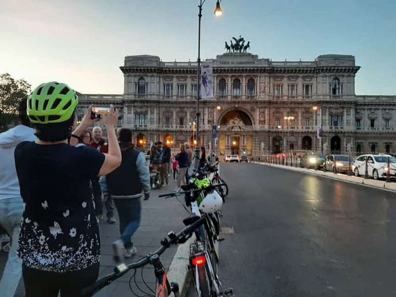 Rome: E-Bike Sunset Tour with Pizza Option - Iconic Squares and Fountains in the Twilight