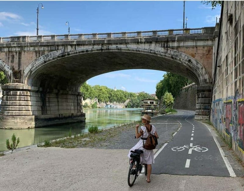 Rome: E-bike Tiber River Tour > Hidden Gems & Local Treats - Discover Rome from a Unique Riverside Perspective