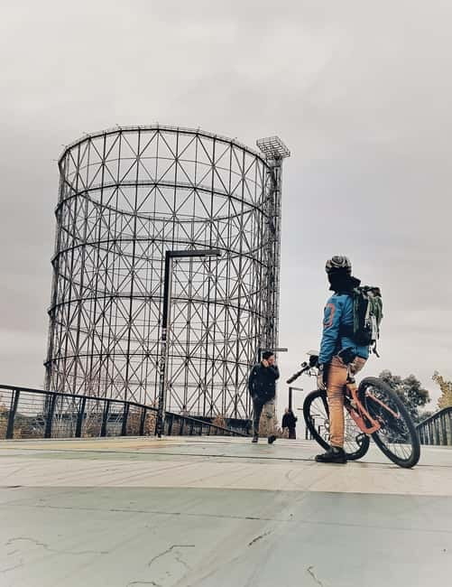 Rome: E-bike Tiber River Tour > Hidden Gems & Local Treats - Iconic Landmarks and Hidden Corners Along the Tiber