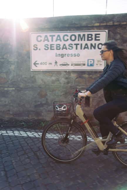 Rome: E-bike Tour From The Circus Maximus To The Catacombs - Visiting Caracallas Baths and the Quo Vadis Church