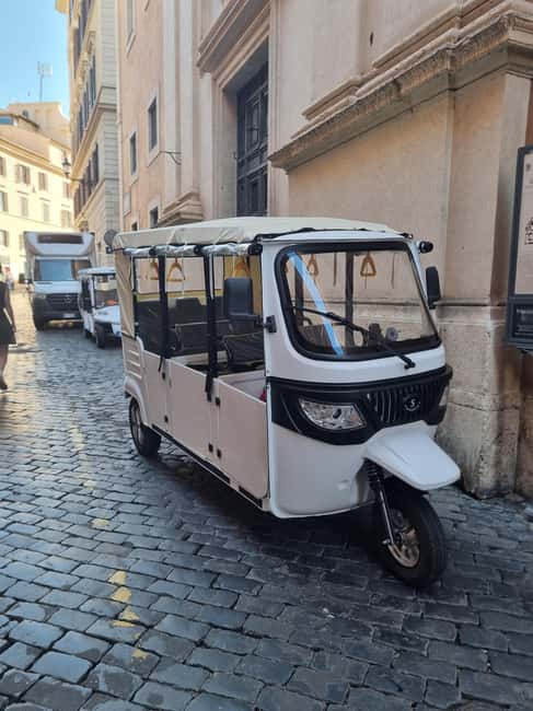 Rome: Electric Tuk-Tuk photo experience with driver - Key Points
