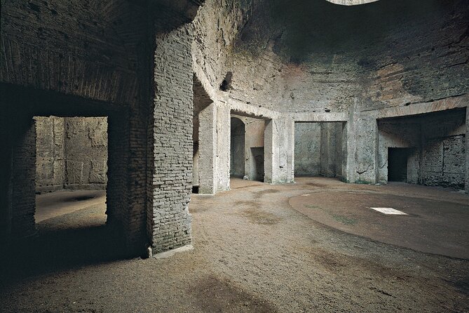 Rome: Experience Visiting the Domus Aurea with Virtual Reality - The Guide’s Role and Expertise