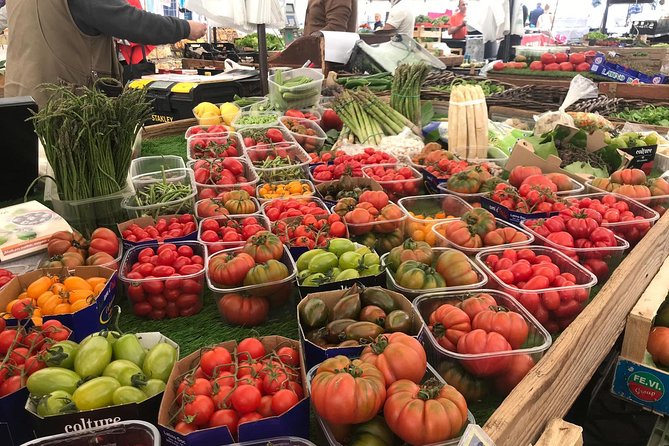 Rome Food and Wine Tour among Trevi Fountain, Pantheon and Campo De' Fiori - The Iconic Trevi Fountain and the Legend of the Coin Toss