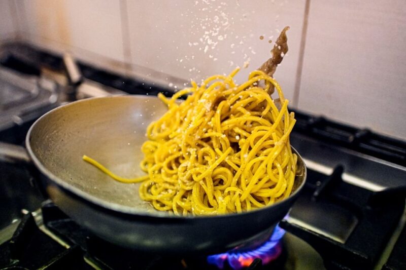 Rome: Food Tour in the Historic Centre with 8+ Food Tastings - Starting Point in Piazza Navona with a Bright Orange Umbrella