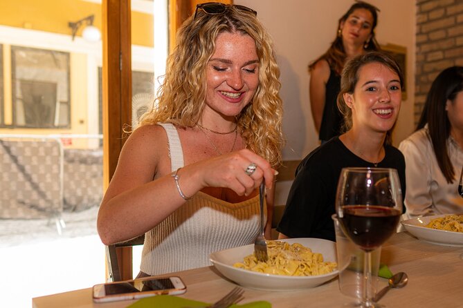 Rome: Food Tour in Trastevere with Dinner and Wine - Roman Street Food at Supplì Roma
