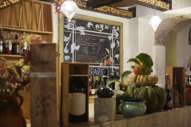 Rome Food Tour: Trastevere Aperitivo, Wine & Pasta Dinner - Exploring Natural Wines at Vanda