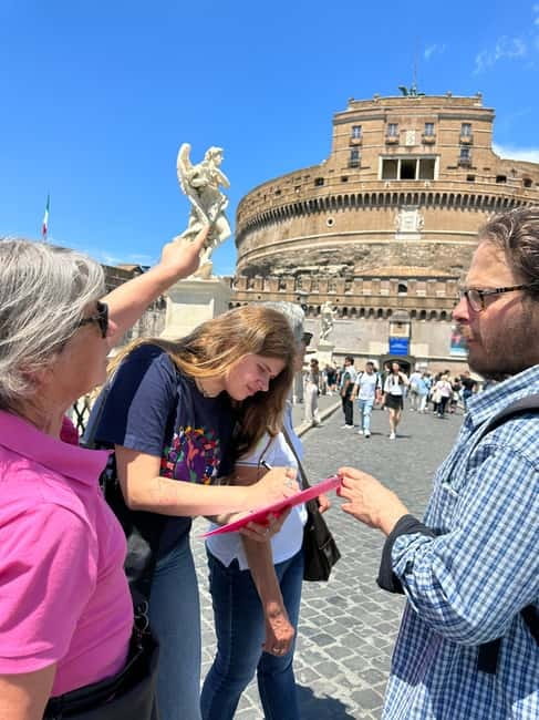 Rome: Fun Treasure Hunt with Prizes around the City Center - Discovering the Galleria Colonna and Pantheon