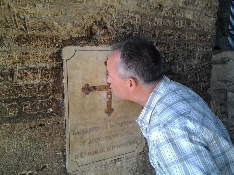 Rome: Fun Treasure Hunt with Prizes around the City Center - Logistics and Group Dynamics