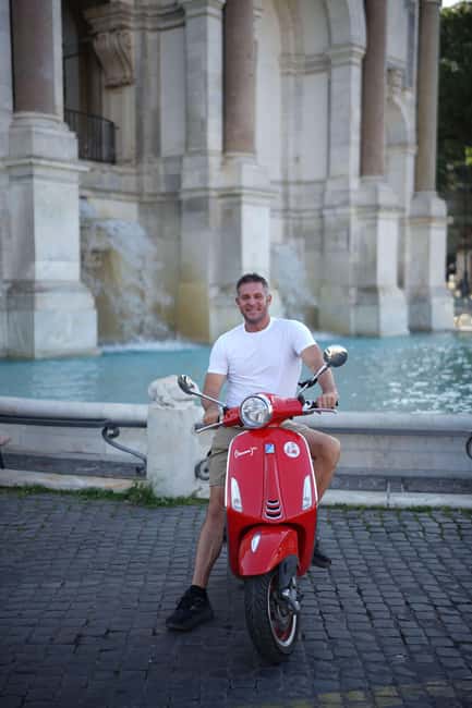 Rome: Guided City Vespa experience with Photos - Meet and Start at Caffe Roma in Rome’s Historic Center