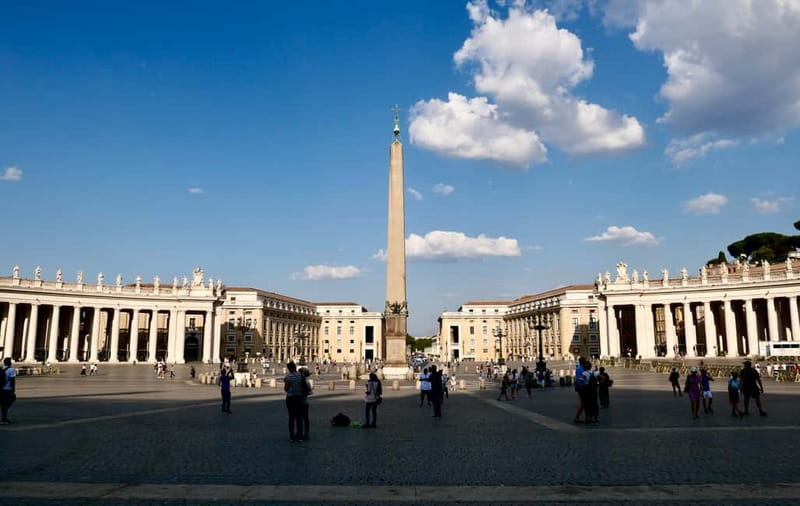 Rome: Guided Tour of St. Peter's Basilica, Grottoes & Square - Meeting Points, Group Sizes, and Practical Info