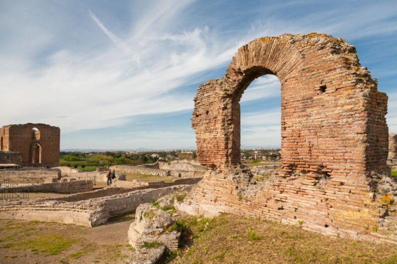 Rome: Guided Underground Tour - The Stadium of Domitian: Artifacts and Reconstruction