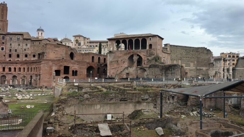 Rome: Guided Walking Tour with Headsets - Who Should Consider This Tour?