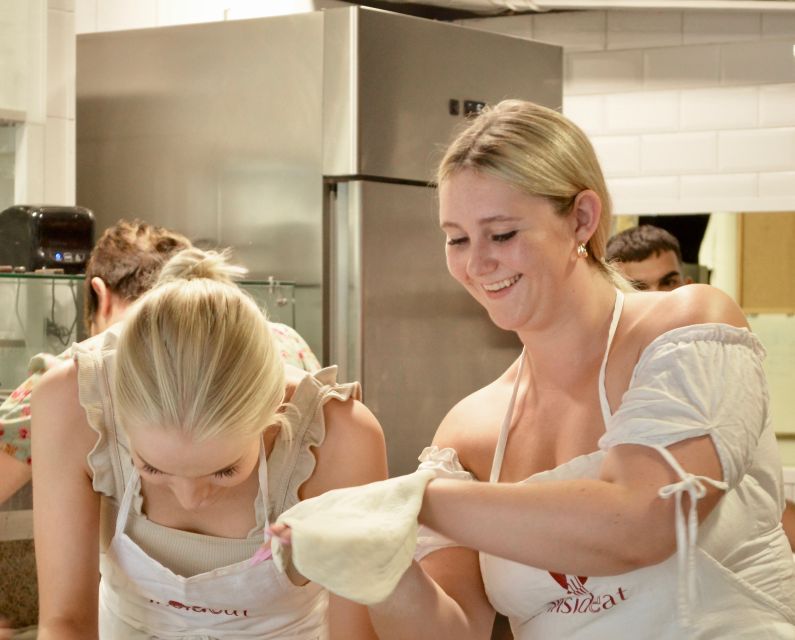 Rome: Hands-On Pizza Making Class near the Vatican with Wine - Logistics and Accessibility: How to Join the Class