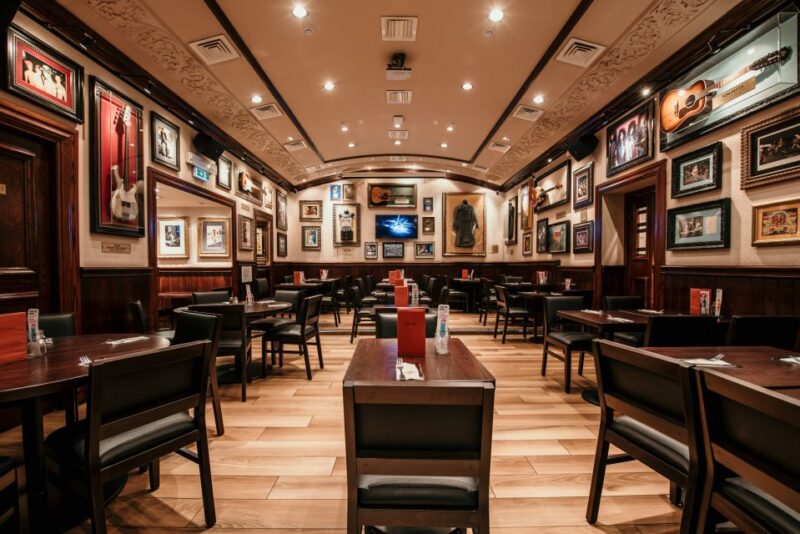 Rome: Hard Rock Cafe Experience - Rock Memorabilia and Merchandise Selection