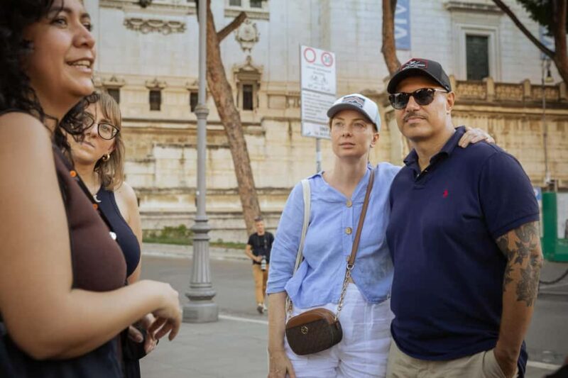 Rome Highlights & Hidden Gems Guided Walking Tour - Visiting the Monumento a Vittorio Emanuele II