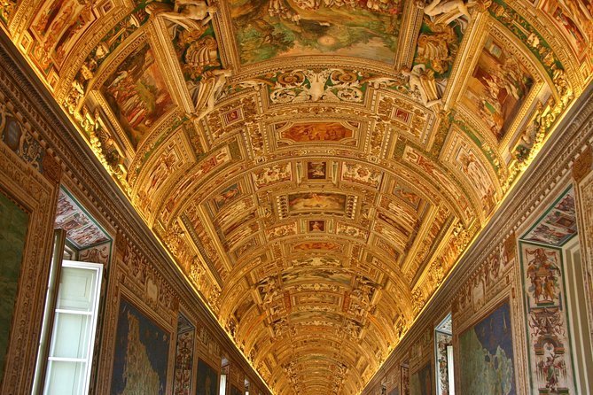 Rome in a day private Tour with Vatican Museums and taxi transfer - From Piazza di Pietra to the Trevi Fountain