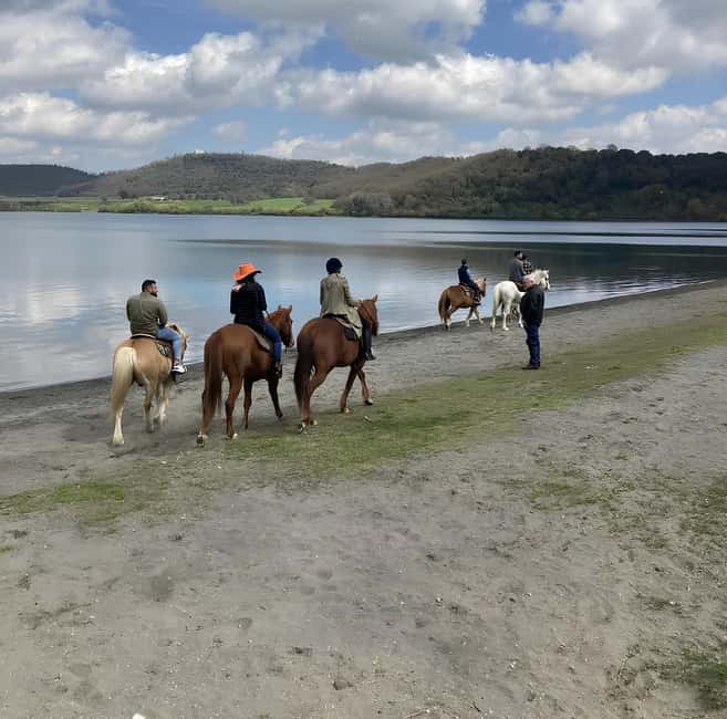 Rome: Lake Martignano Horseback Ride with Guide - Experience the Scenic Charm of Lake Martignano on Horseback