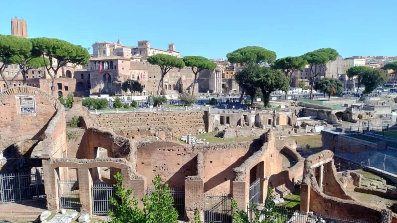Rome: Largo di Torre Argentina and ancient Rome between Julius Caesar and the 1900s - Observing the Forum of Caesar from a Distance