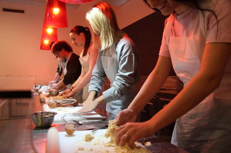 Rome: Lasagna, Fettuccine Pasta & Tiramisu Cooking Class - The Experience’s Strengths and Limitations