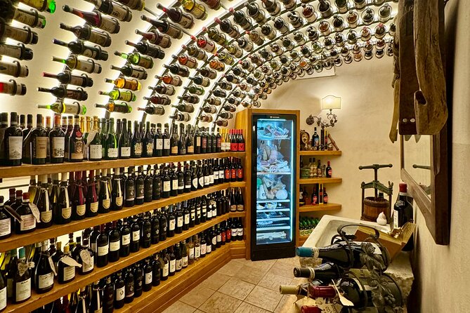 Rome Lunch Food Tasting with Wine Pairing Experience Trastevere - Practical Details: Meeting Point and Group Size