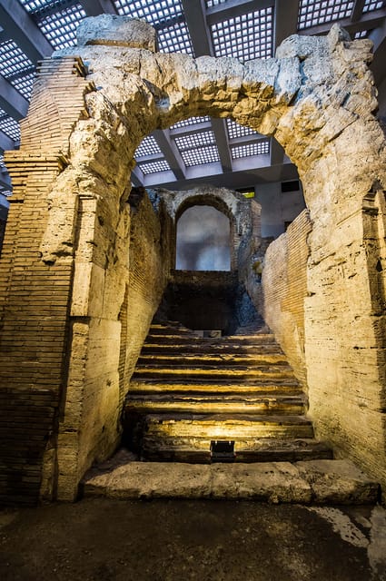 Rome: Navona Underground & Domitian Stadium Guided Tour - Visiting Piazza Navona: The Artistic Heart of Rome