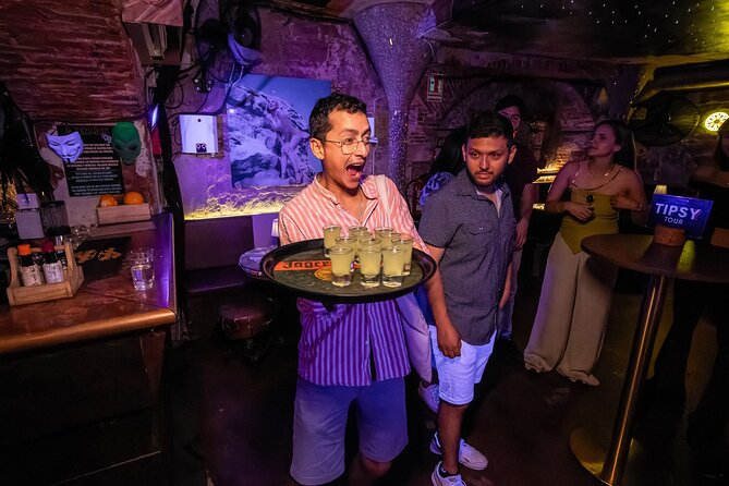 Rome Nightlife Experience: Award-Winning Bar Crawl with Guide - Key Points