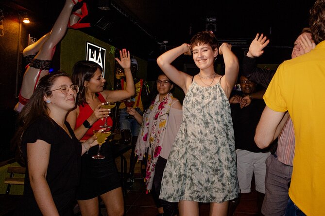 Rome Nightlife Experience: Award-Winning Bar Crawl with Guide - Guides Known for Their Knowledge and Charisma