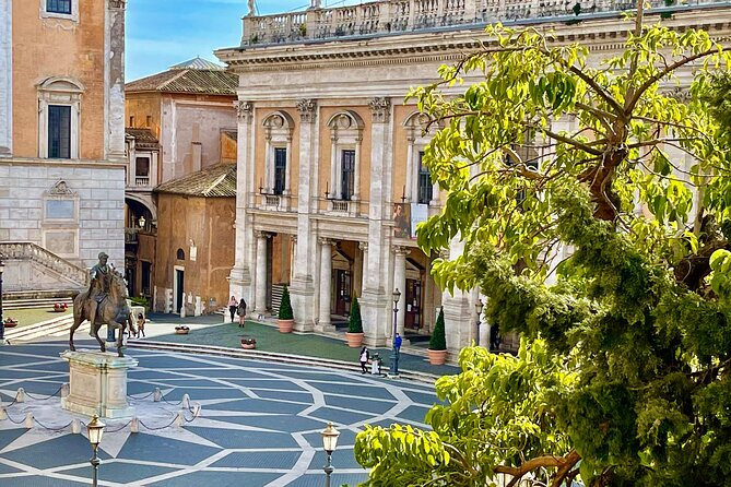 Rome Panoramic Views tour Roman Forum, Palatine Hill, Colosseum - Visiting the Arch of Titus and Its Historical Context