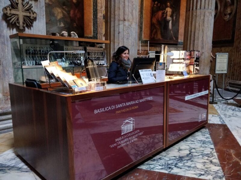 Rome: Pantheon Guided Tour with Fast-Track Ticket - Exploring Raphaels Tomb and Other Famous Resting Places