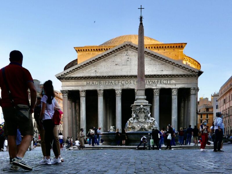 Rome: Pantheon Small Group Tour and Skip-the-Line Ticket - The Significance of the Tombs and Christian Transformation