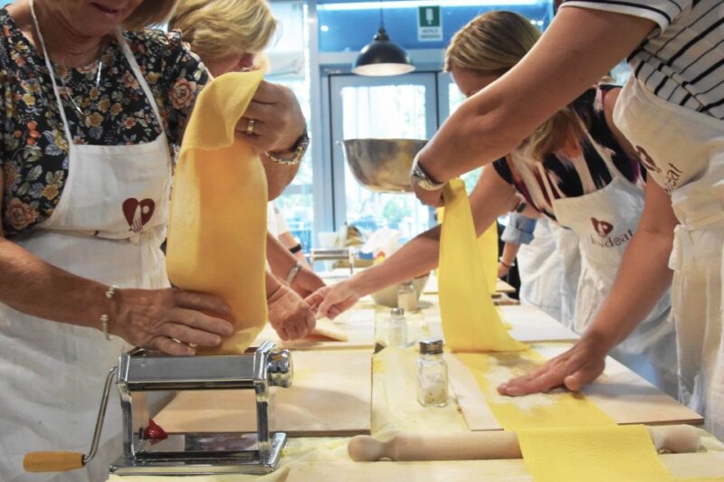 Rome: Pasta and Gelato Cooking Class with Wine or Beer - Comparing Similar Cooking Experiences in Rome