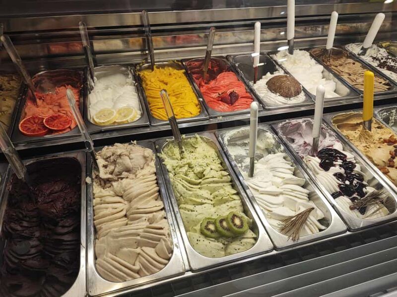 Rome: Pasta, Pizza & Gelato Tour in TRASTEVERE - The Heart of Trastevere: Streets Full of Food