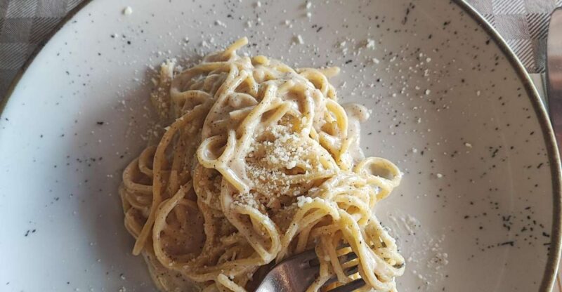 Rome: Pasta, Pizza & Gelato Tour in TRASTEVERE - Savoring Roman Pizza and Local Specialties