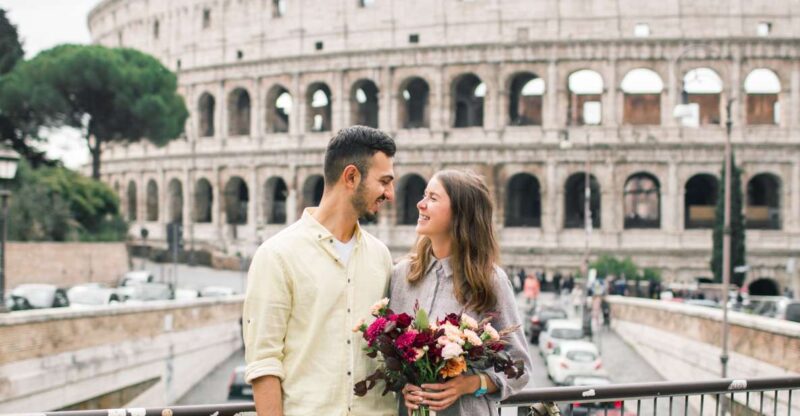 Rome: Personalized Photoshoot outside the Colosseum - Meet Your Photographer at Caffè Roma