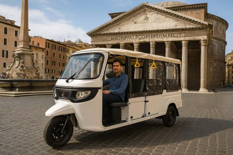 Rome: Photography service with Electric tuk tuk - From the Old Town to the Castle District