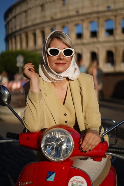 Rome: Photography services by Vespa with Aperol Spritz - Return and Relaxation at Via del Colosseo