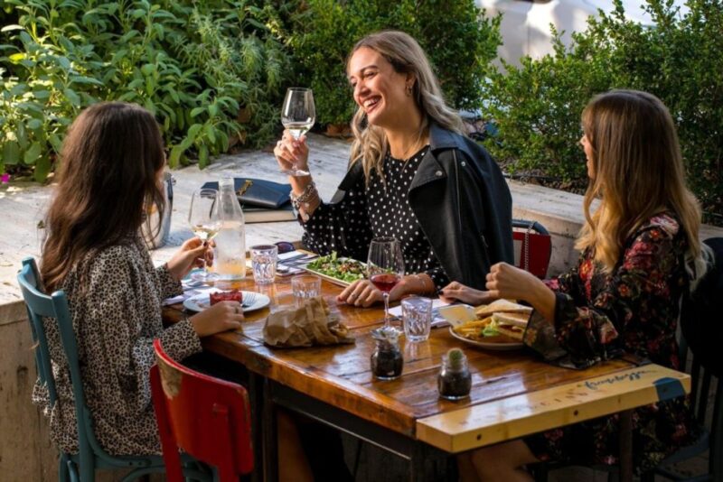 Rome: Piazzas and Fountains Sunset Tour with Aperitivo - The Trevi Fountain: Iconic Photo Stop and Crowd Favorite