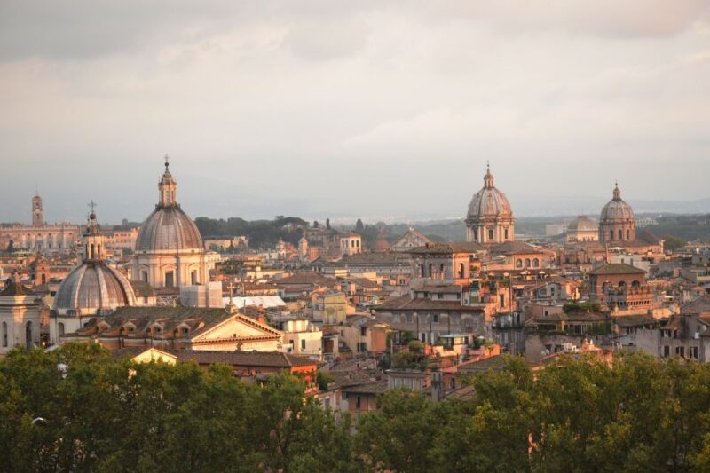 Rome: Piazzas and Fountains Sunset Tour with Aperitivo - Piazza Navona: From Ancient Stadium to Open-Air Art Space