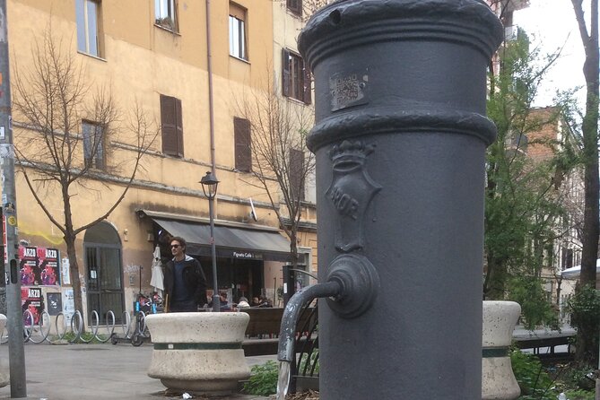 Rome Pigneto Craft Beer Private Tour - Food, Drink, and Atmosphere at Each Stop