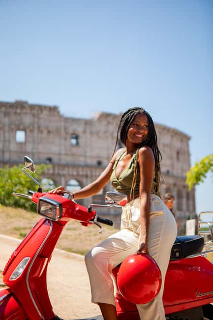 Rome: Premium Vespa Tour with Guide and Photographer - Exploring Piazza Venezia and Its Surroundings