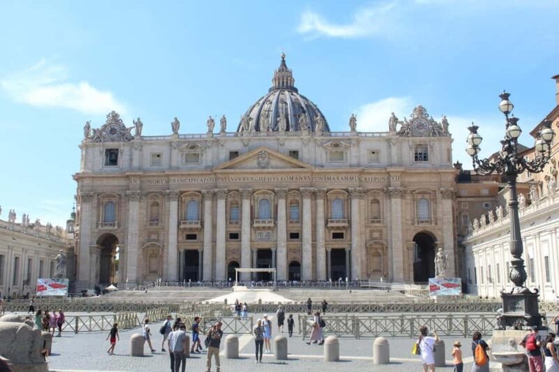 Rome: Private 3-Hour Tour by Chauffeur-Driven Vehicle - Insightful Commentary and Local Knowledge