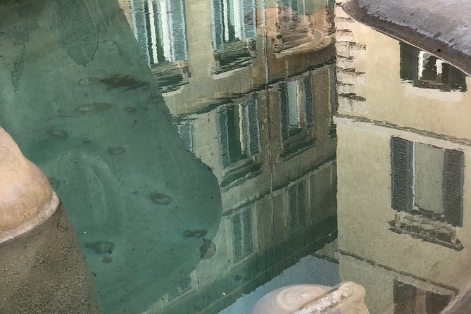 Rome: Private City Tour in the Places of the Tosca - Walking Through Campo de Fiori Toward Farnese Palace
