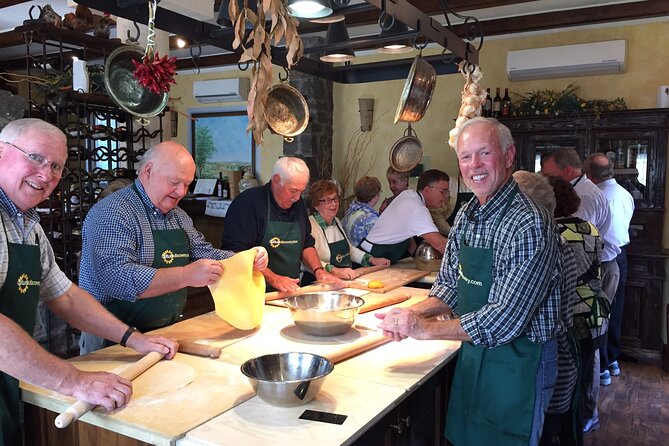 Rome private tour,half day with comfort van- Highlights of Rome - The Colosseum: Icon of Ancient Rome