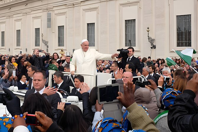 Rome: Reserved Pope Audience Experience with Tour guide - The Experience of a Papal Audience with Guided Insights