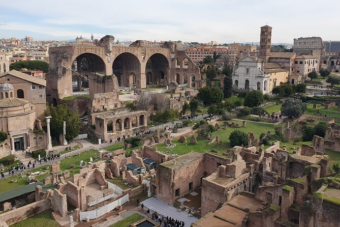 Rome: Small-Group Colosseum Arena and Forum Tour Adults Only - The Guide’s Role and Presentation